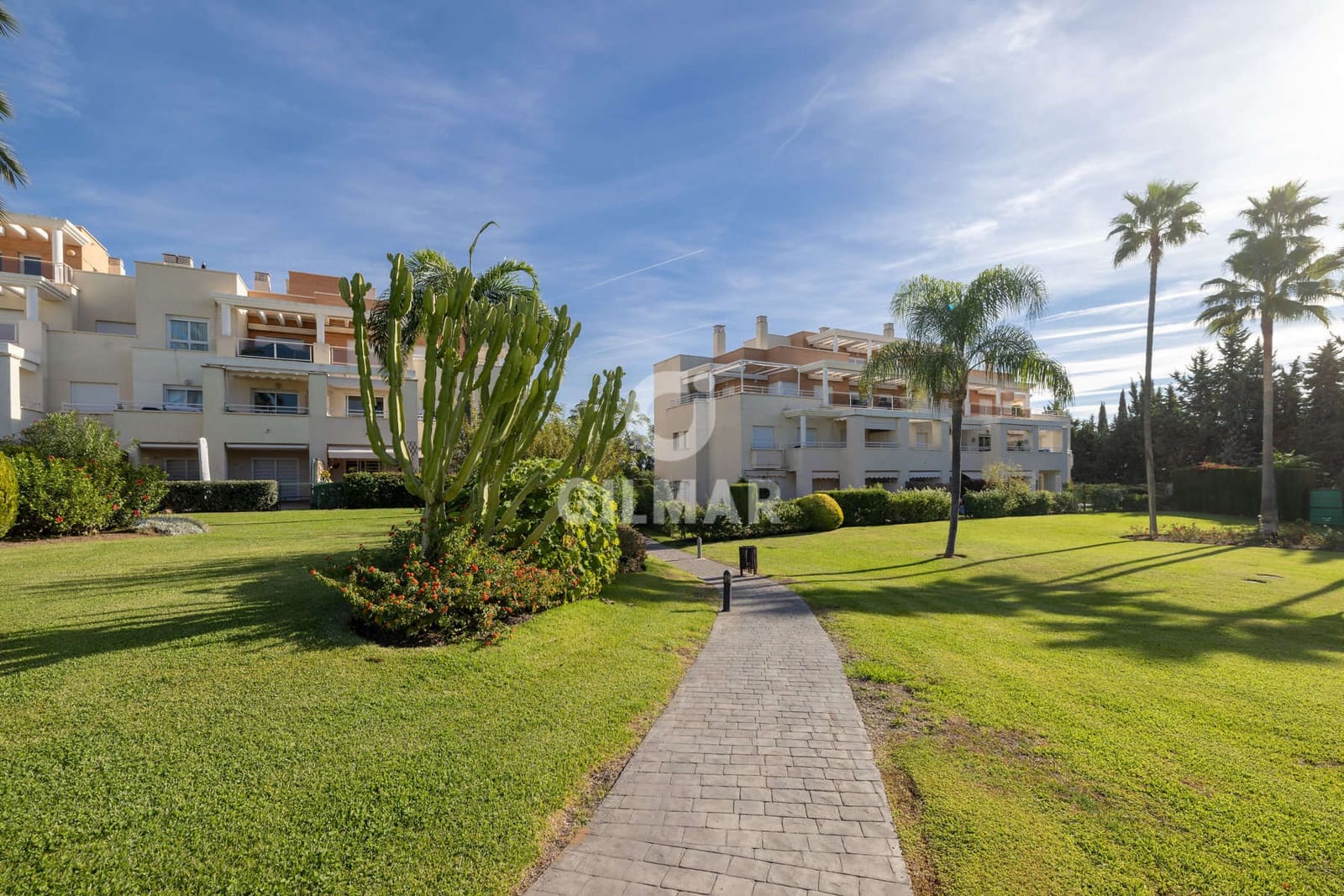 4 Zimmer Penthouse zu verkaufen in Estepona mit Pool Garage - 730.000 € (Ref: 9386092)