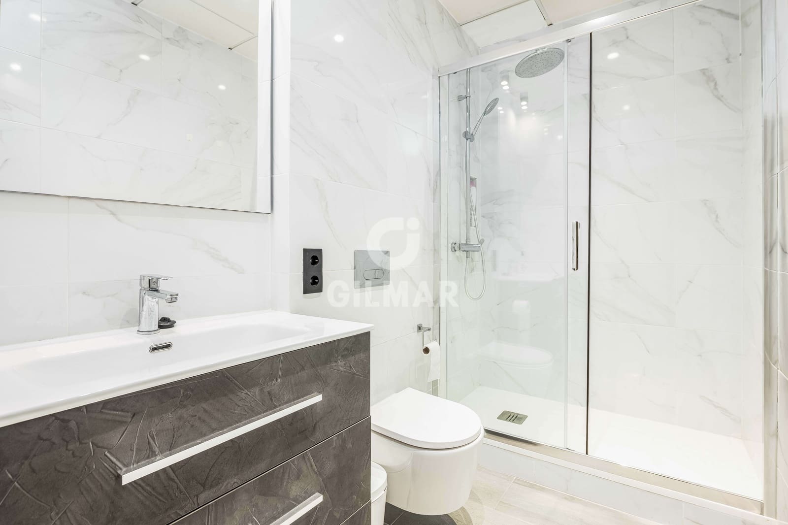 3 sypialnia Dom szeregowy na sprzedaż w Zahara de los Atunes z basenem garażem - 700 000 € (Ref: 9386934)