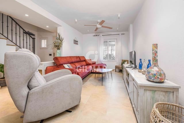 3 chambre Villa/Maison Mitoyenne à vendre à Zahara de los Atunes, Barbate avec piscine garage - 700 000 € (Ref: 9386934)