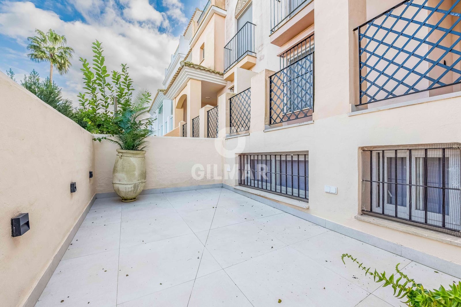 3 sypialnia Dom szeregowy na sprzedaż w Zahara de los Atunes z basenem garażem - 700 000 € (Ref: 9386934)