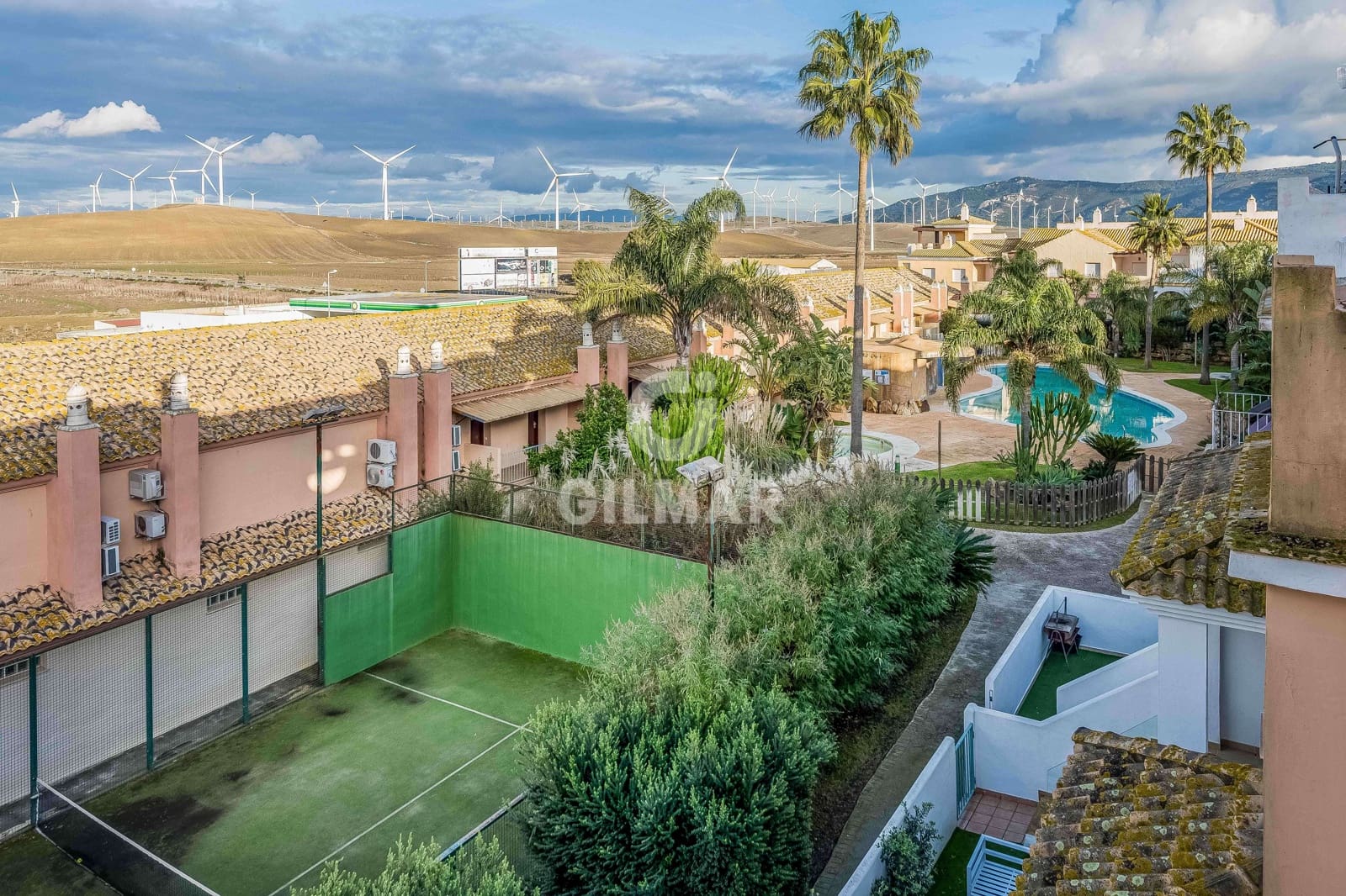 3 sypialnia Dom szeregowy na sprzedaż w Zahara de los Atunes z basenem garażem - 700 000 € (Ref: 9386934)