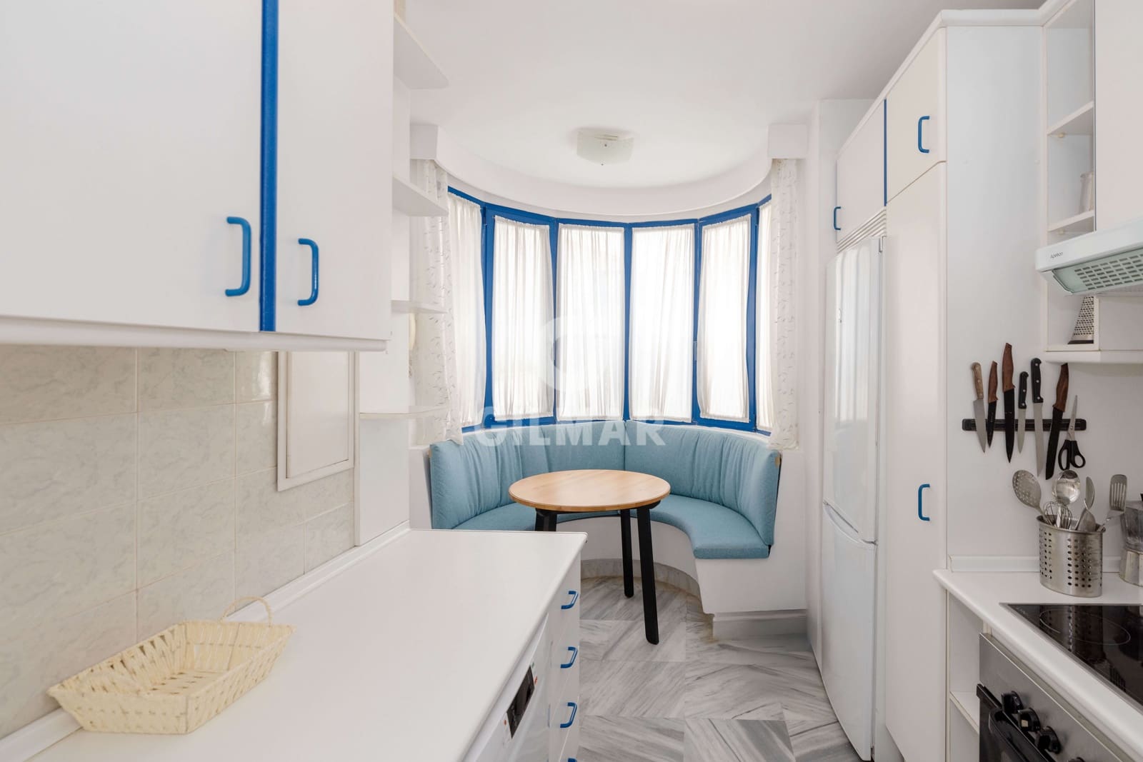 2 soverom Leilighet til salgs i Marbella med svømmebasseng garasje - € 795 000 (Ref: 9388826)