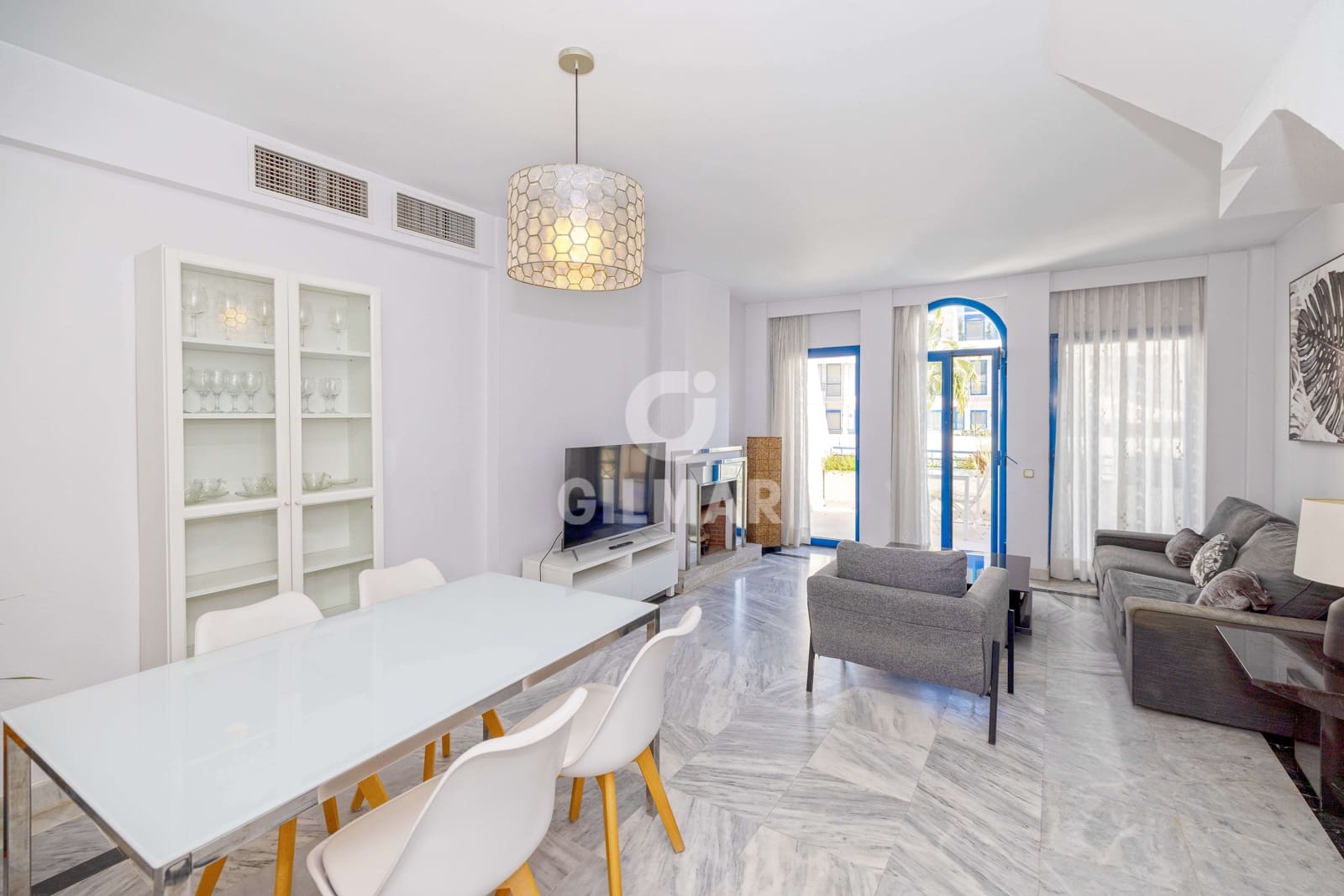 2 soverom Leilighet til salgs i Marbella med svømmebasseng garasje - € 795 000 (Ref: 9388826)