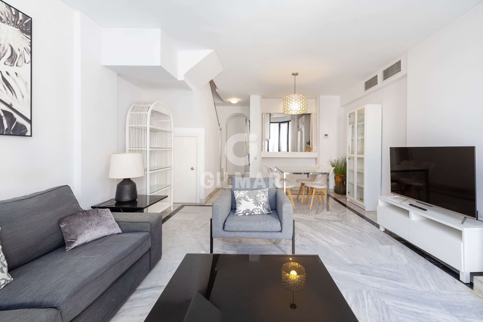 2 soverom Leilighet til salgs i Marbella med svømmebasseng garasje - € 795 000 (Ref: 9388826)