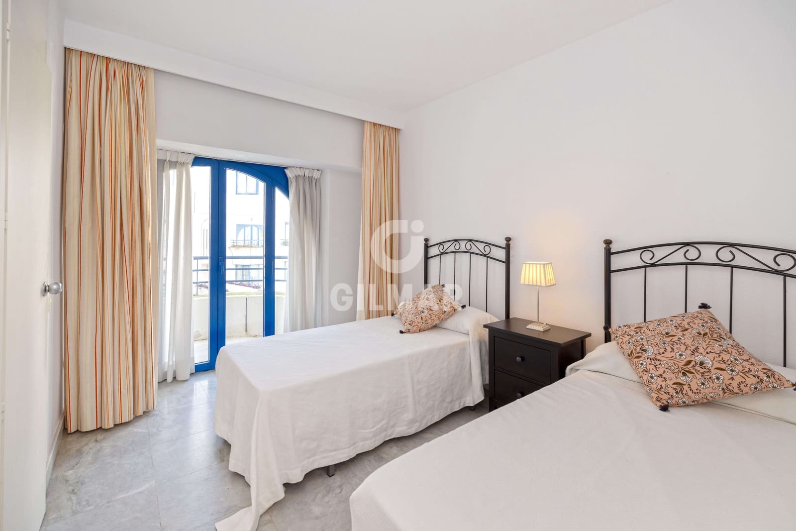 2 soverom Leilighet til salgs i Marbella med svømmebasseng garasje - € 795 000 (Ref: 9388826)