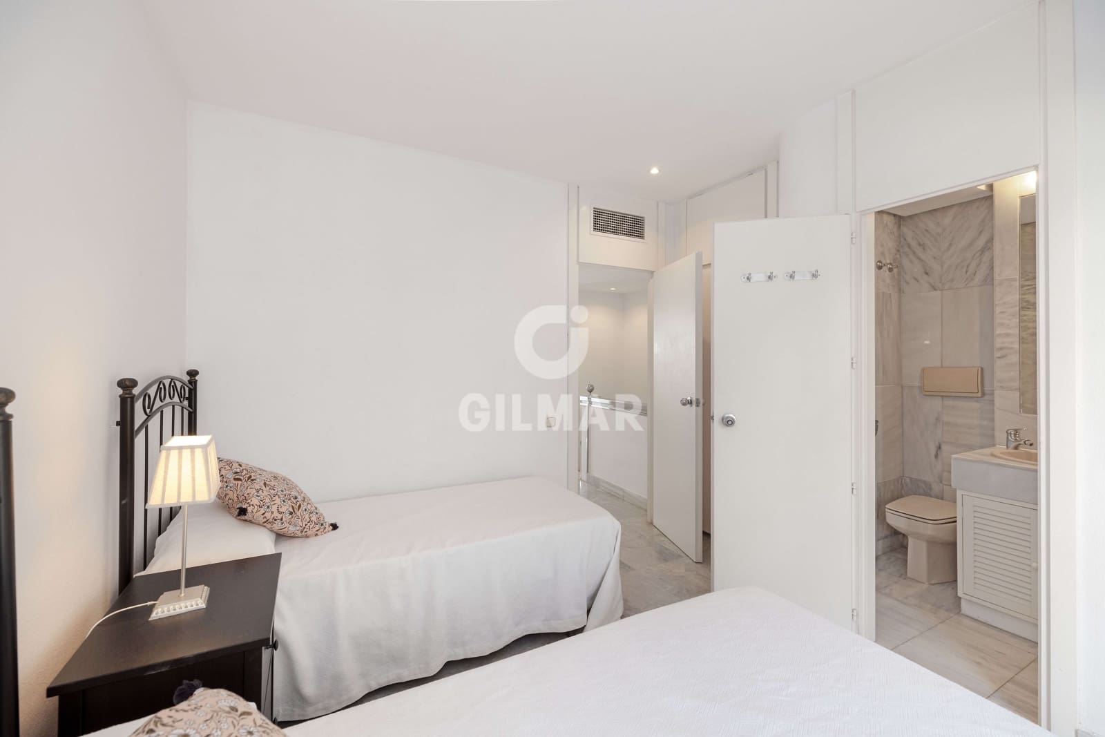 2 soverom Leilighet til salgs i Marbella med svømmebasseng garasje - € 795 000 (Ref: 9388826)