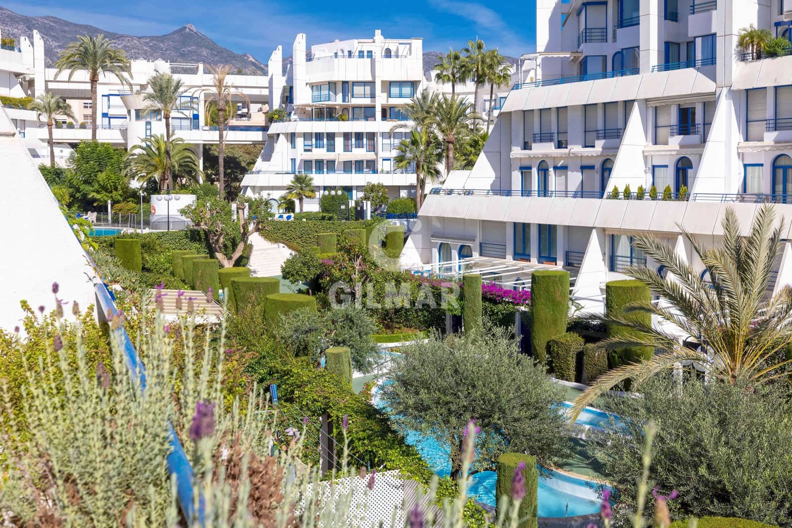 2 soverom Leilighet til salgs i Marbella med svømmebasseng garasje - € 795 000 (Ref: 9388826)