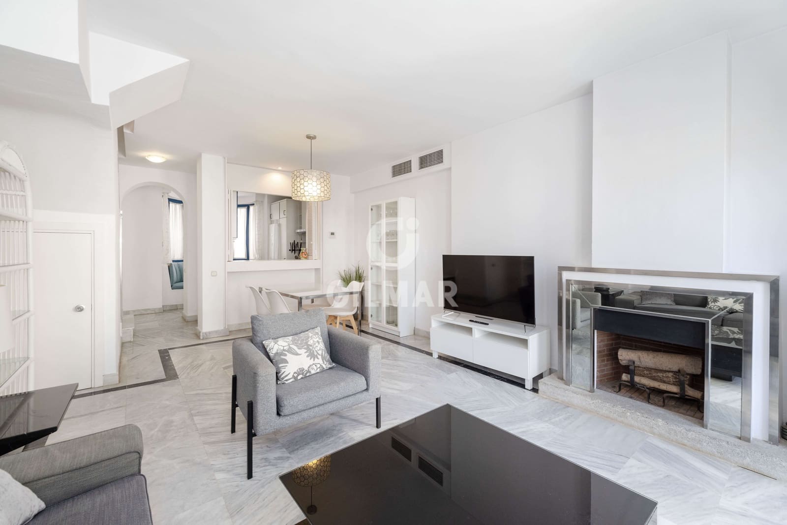 2 soverom Leilighet til salgs i Marbella med svømmebasseng garasje - € 795 000 (Ref: 9388826)