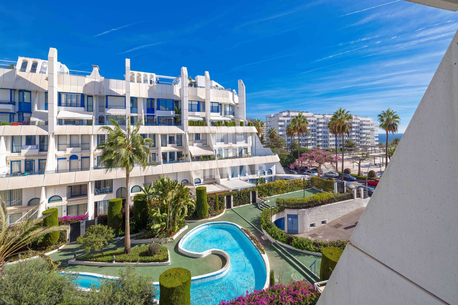 2 soverom Leilighet til salgs i Marbella med svømmebasseng garasje - € 795 000 (Ref: 9388826)