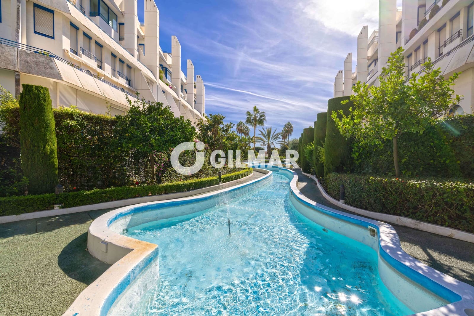 2 soverom Leilighet til salgs i Marbella med svømmebasseng garasje - € 725 000 (Ref: 9388826)