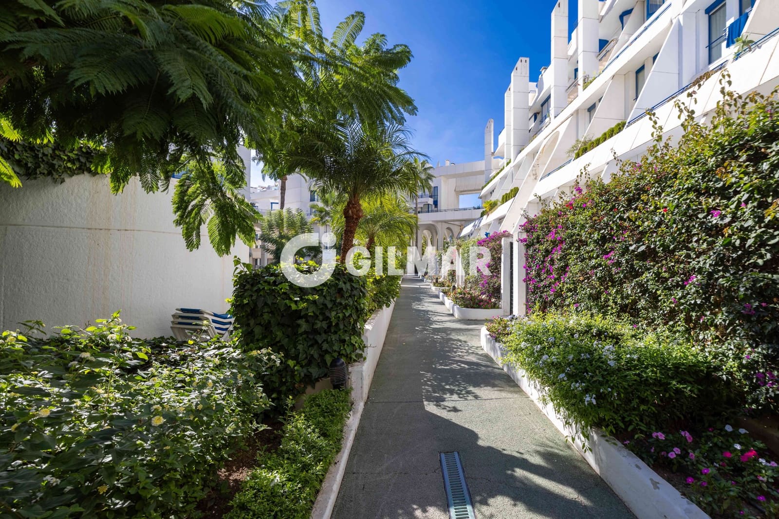 2 soverom Leilighet til salgs i Marbella med svømmebasseng garasje - € 725 000 (Ref: 9388826)
