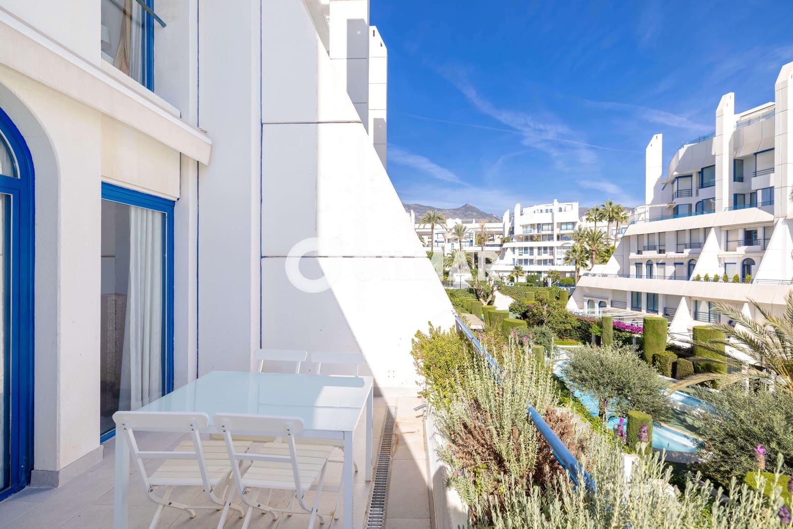 2 soverom Leilighet til salgs i Marbella med svømmebasseng garasje - € 725 000 (Ref: 9388826)