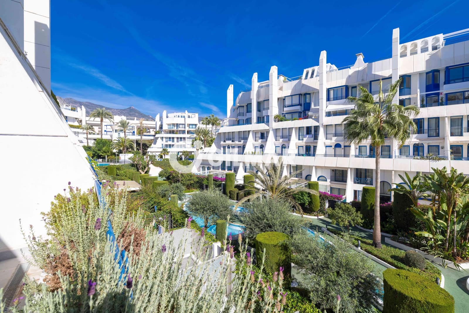 2 soverom Leilighet til salgs i Marbella med svømmebasseng garasje - € 725 000 (Ref: 9388826)
