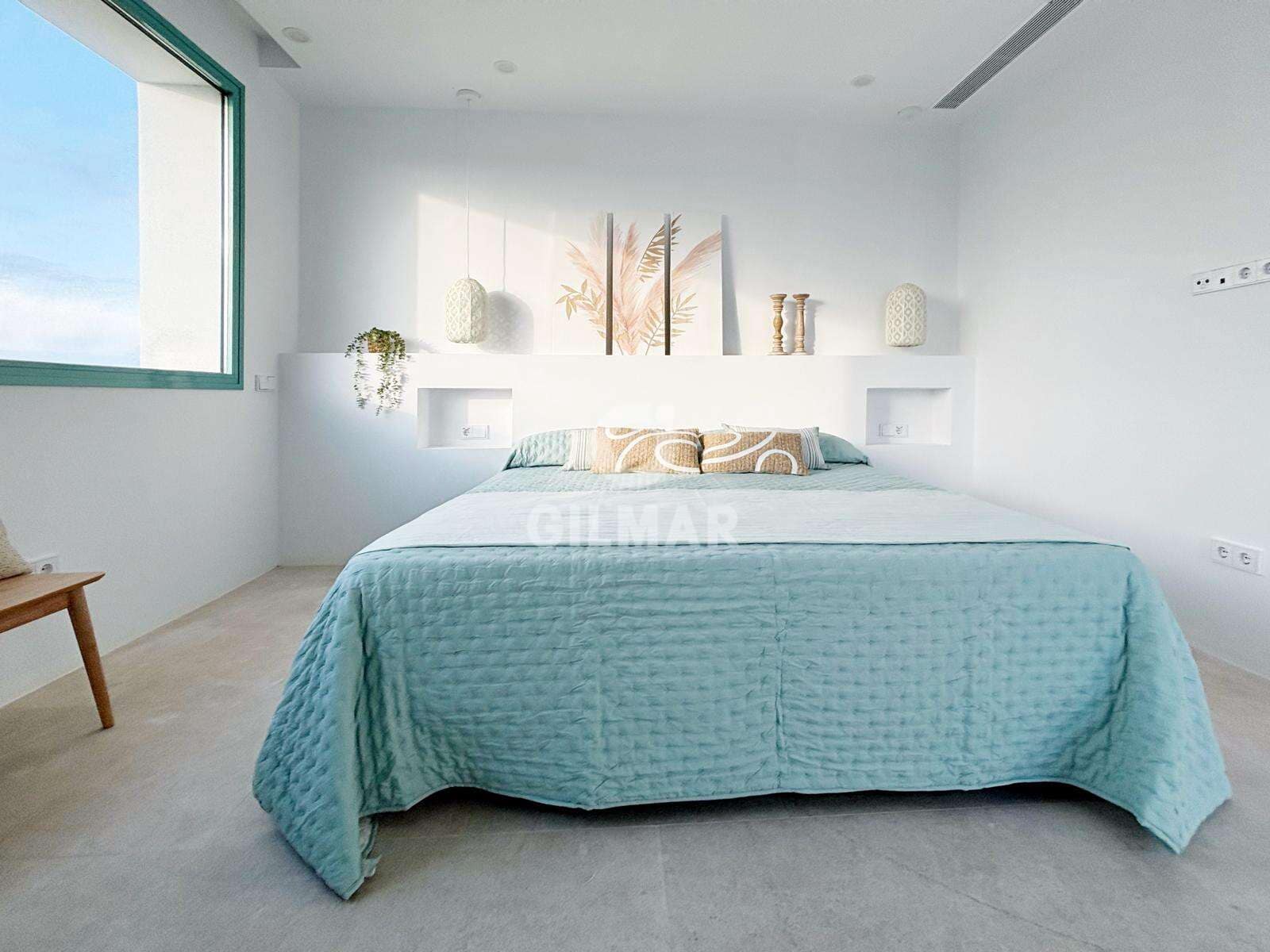 4 bedroom Villa for sale in Conil de la Frontera with pool garage - € 1,100,000 (Ref: 9390033)