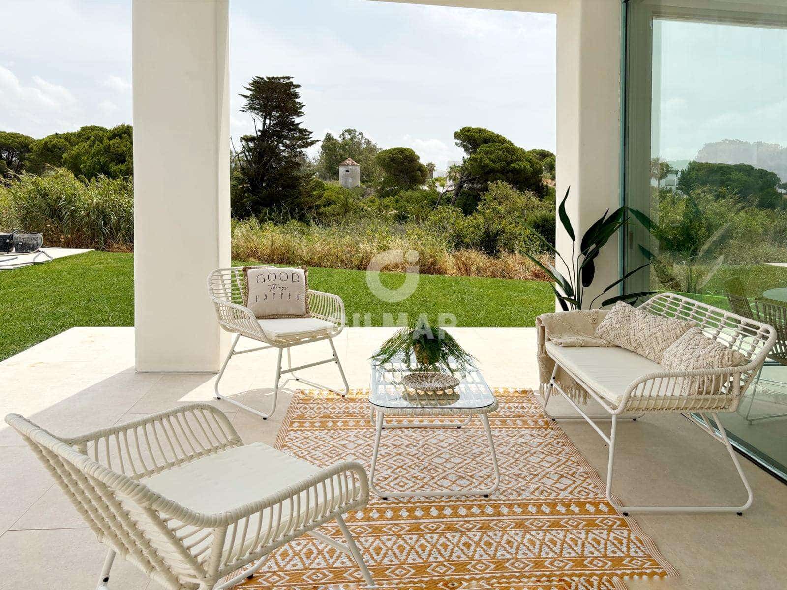 4 bedroom Villa for sale in Conil de la Frontera with pool garage - € 1,100,000 (Ref: 9390033)