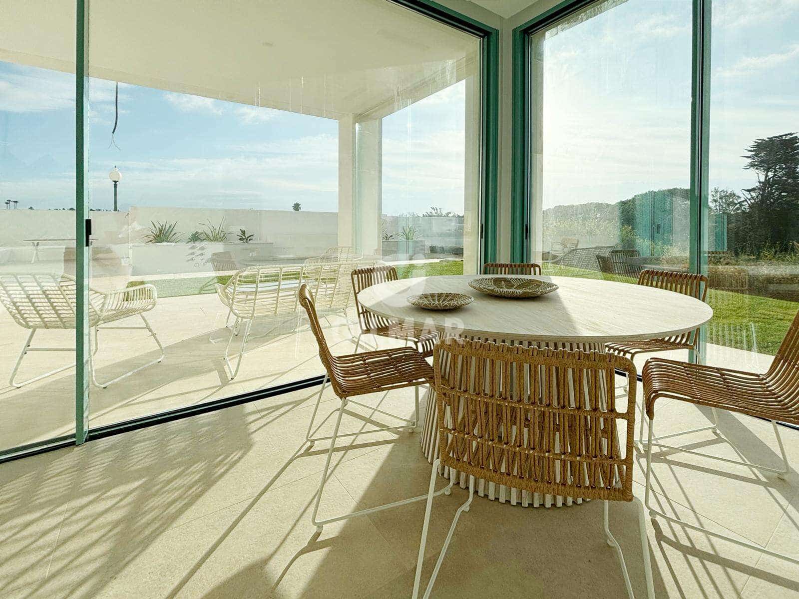 4 bedroom Villa for sale in Conil de la Frontera with pool garage - € 1,100,000 (Ref: 9390033)