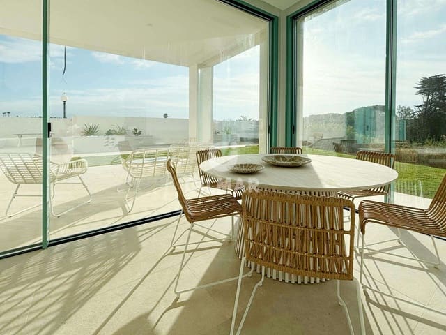 4 soveværelse Villa til salg i Conil de la Frontera med swimmingpool garage - € 1.100.000 (Ref: 9390033)