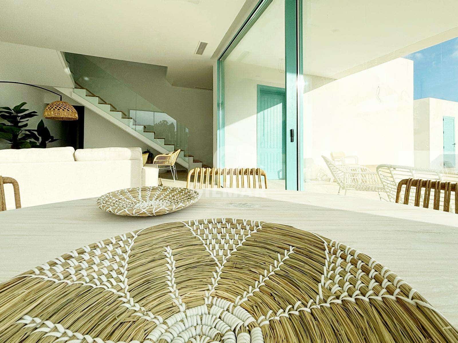 4 bedroom Villa for sale in Conil de la Frontera with pool garage - € 1,100,000 (Ref: 9390033)