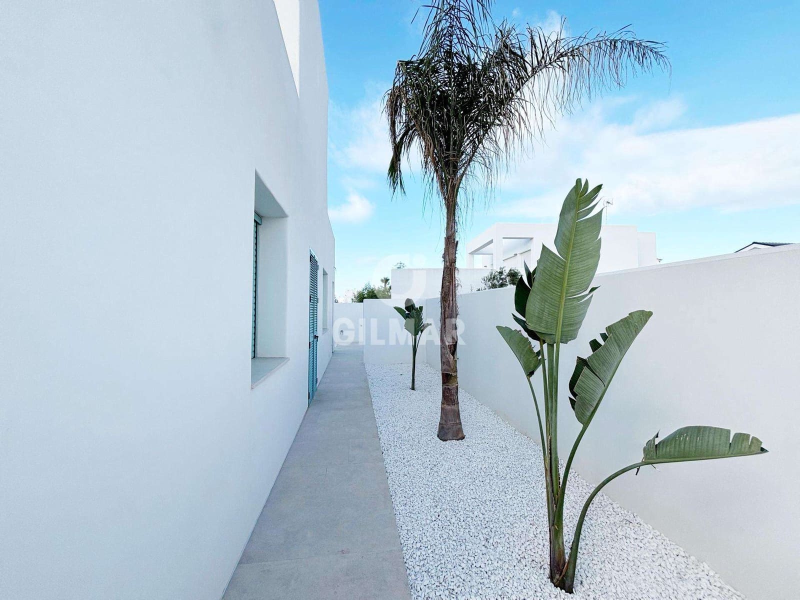 4 bedroom Villa for sale in Conil de la Frontera with pool garage - € 1,100,000 (Ref: 9390033)