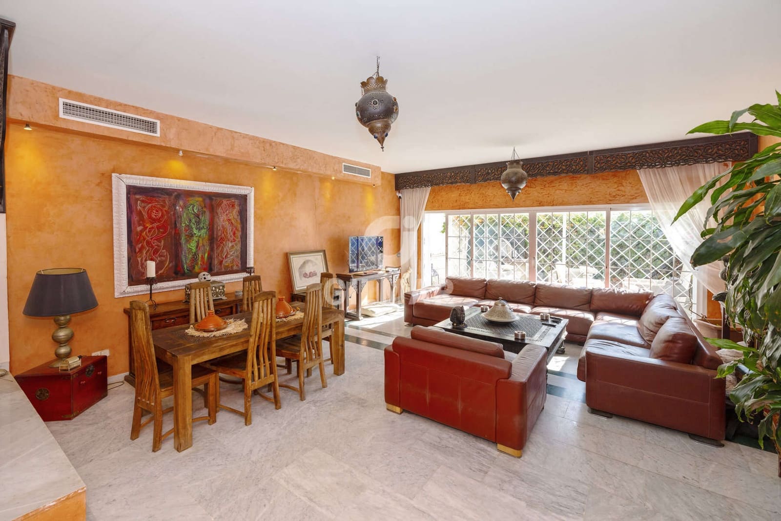 3 soverom Rekkehus til salgs i Estepona med garasje - € 530 000 (Ref: 9394070)