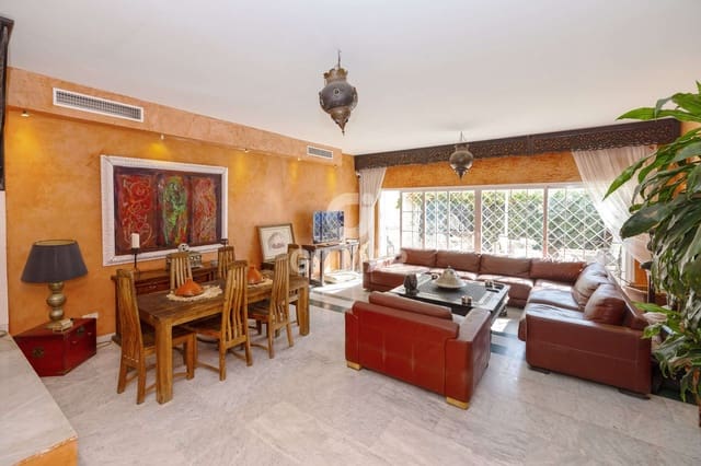 3 soverom Rekkehus til salgs i Nueva Atalaya, Estepona med garasje - € 530 000 (Ref: 9394070)