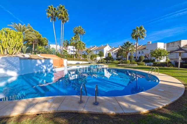 3 soverom Rekkehus til salgs i Nueva Atalaya, Estepona med garasje - € 530 000 (Ref: 9394070)