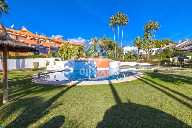 3 soverom Rekkehus til salgs i Nueva Atalaya, Estepona med garasje - € 530 000 (Ref: 9394070)