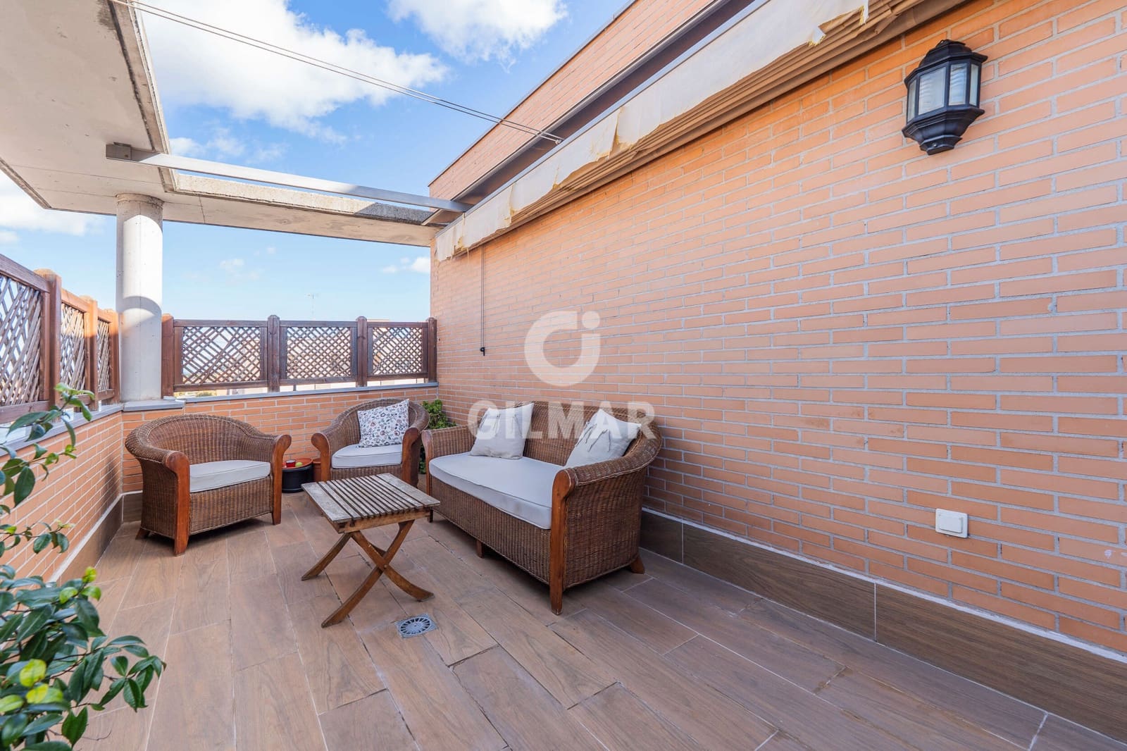 2 bedroom Penthouse for sale in Madrid city with pool garage - € 840,000 (Ref: 9395470)