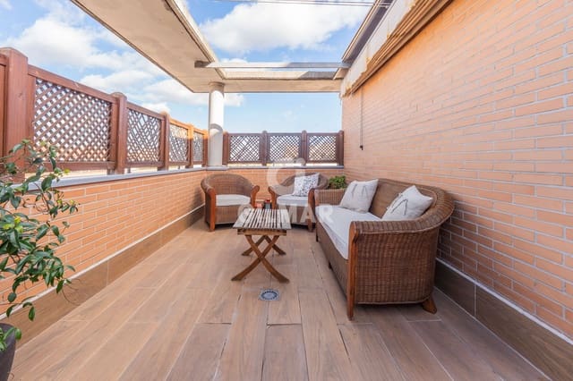 2 bedroom Penthouse for sale in El Goloso, Madrid city with pool garage - € 840,000 (Ref: 9395470)