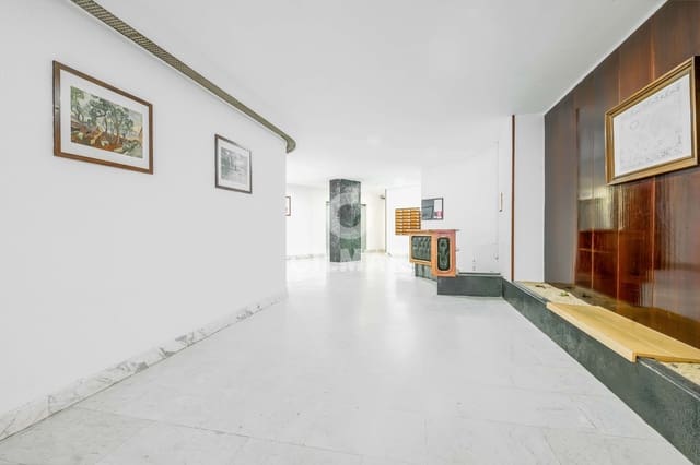 5 makuuhuone Asunto myytävänä paikassa El Pópulo - Santa María, Cádiz kaupunki mukana uima-altaan 
autotalli - 505 000 € (Ref: 9399849)