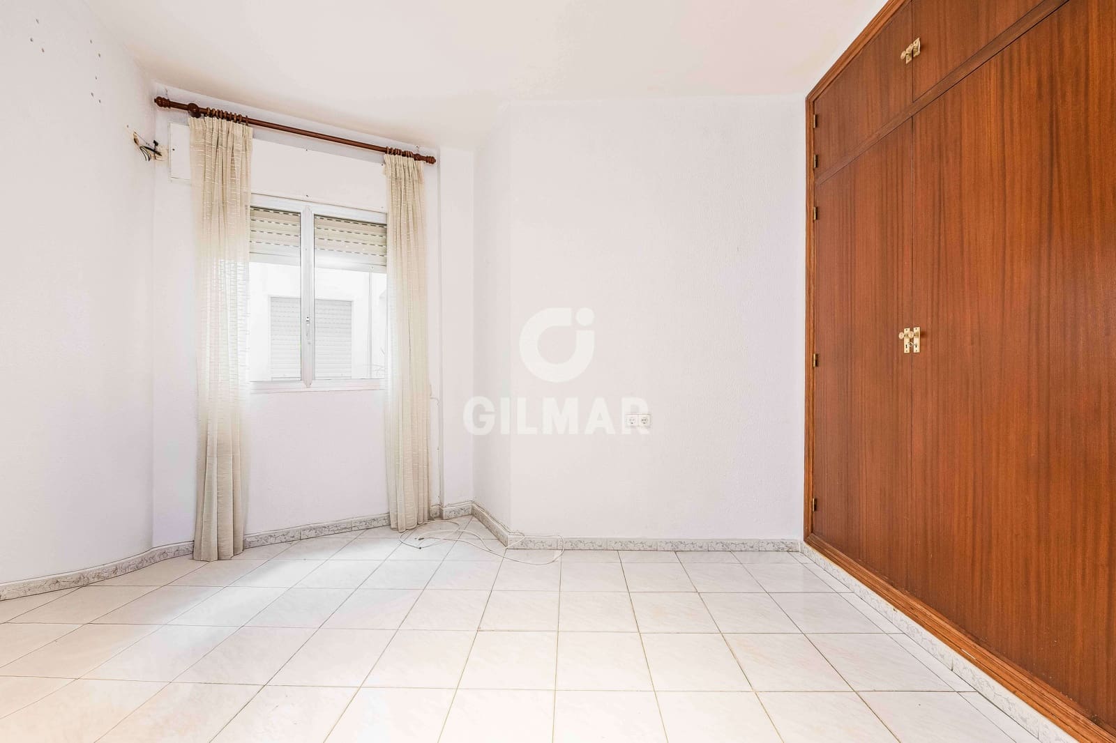 5 makuuhuone Asunto myytävänä paikassa Cadiz kaupunki mukana uima-altaan 
autotalli - 505 000 € (Ref: 9399849)