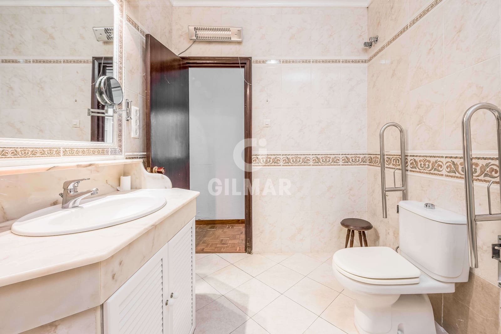 5 makuuhuone Asunto myytävänä paikassa Cadiz kaupunki mukana uima-altaan 
autotalli - 505 000 € (Ref: 9399849)