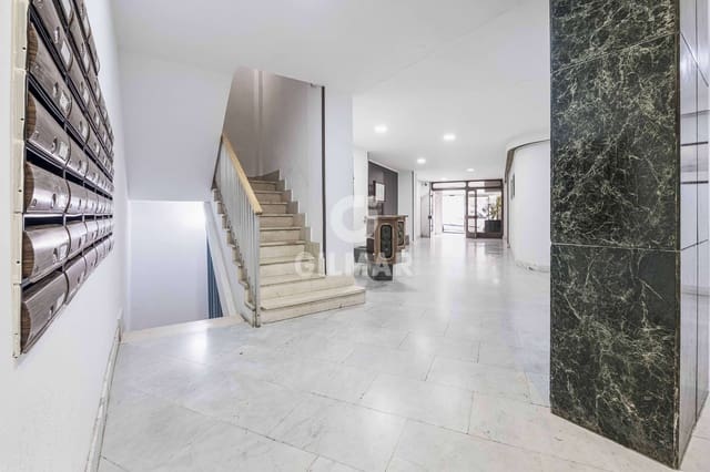 5 makuuhuone Asunto myytävänä paikassa El Pópulo - Santa María, Cádiz kaupunki mukana uima-altaan 
autotalli - 505 000 € (Ref: 9399849)