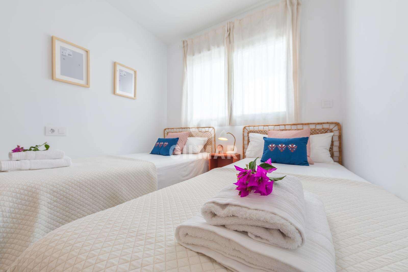 2 bedroom Flat for sale in Tarifa with pool garage - € 420,000 (Ref: 9399850)