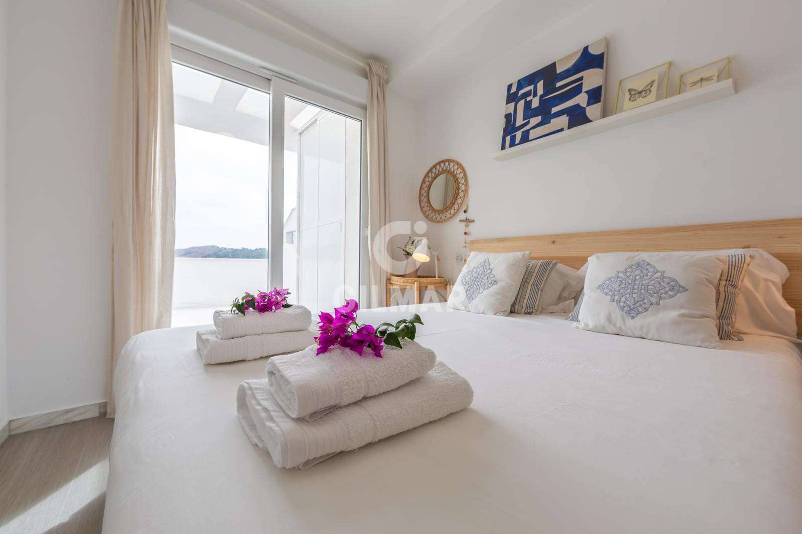 2 bedroom Flat for sale in Tarifa with pool garage - € 420,000 (Ref: 9399850)