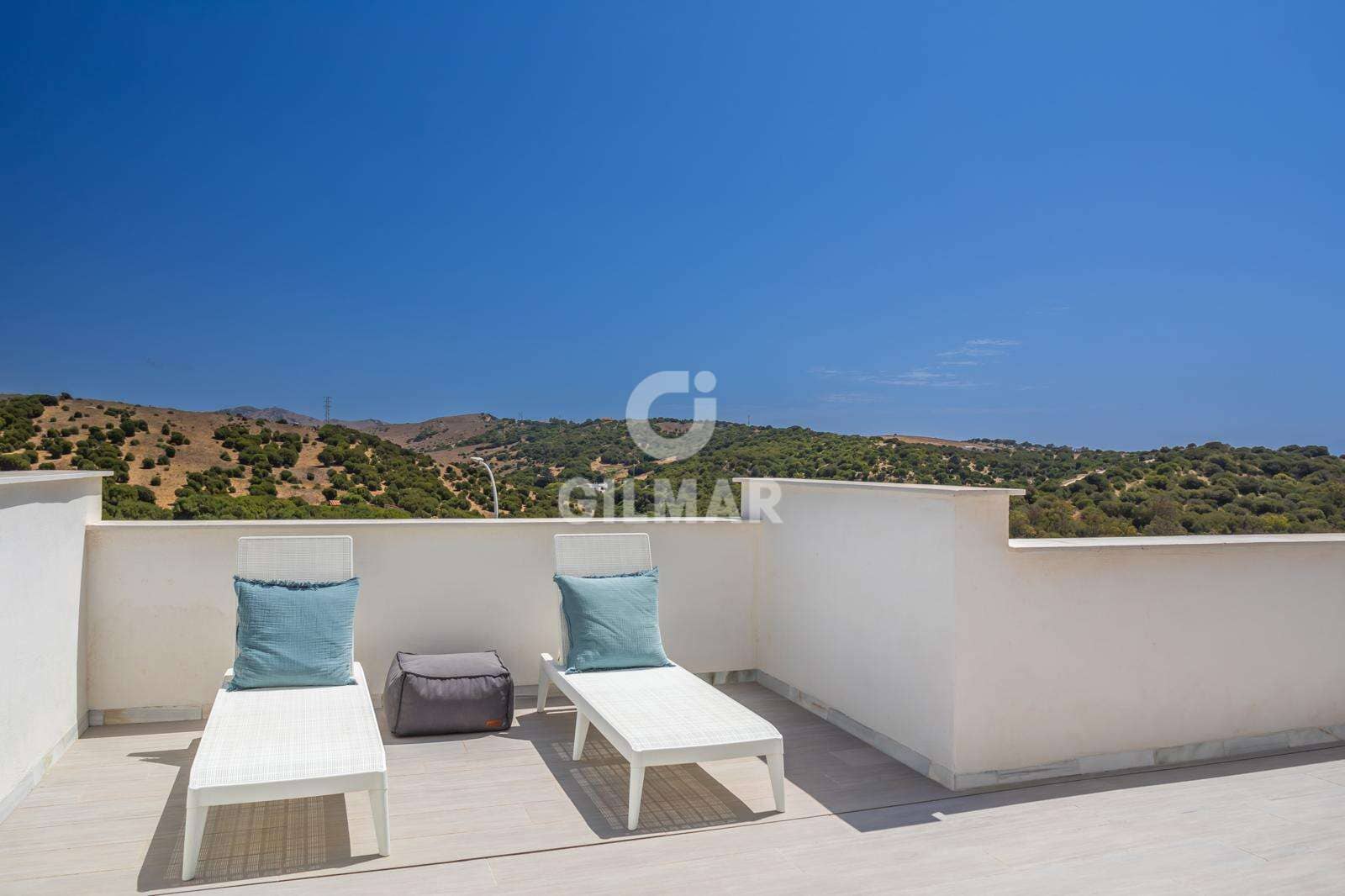 2 bedroom Flat for sale in Tarifa with pool garage - € 420,000 (Ref: 9399850)