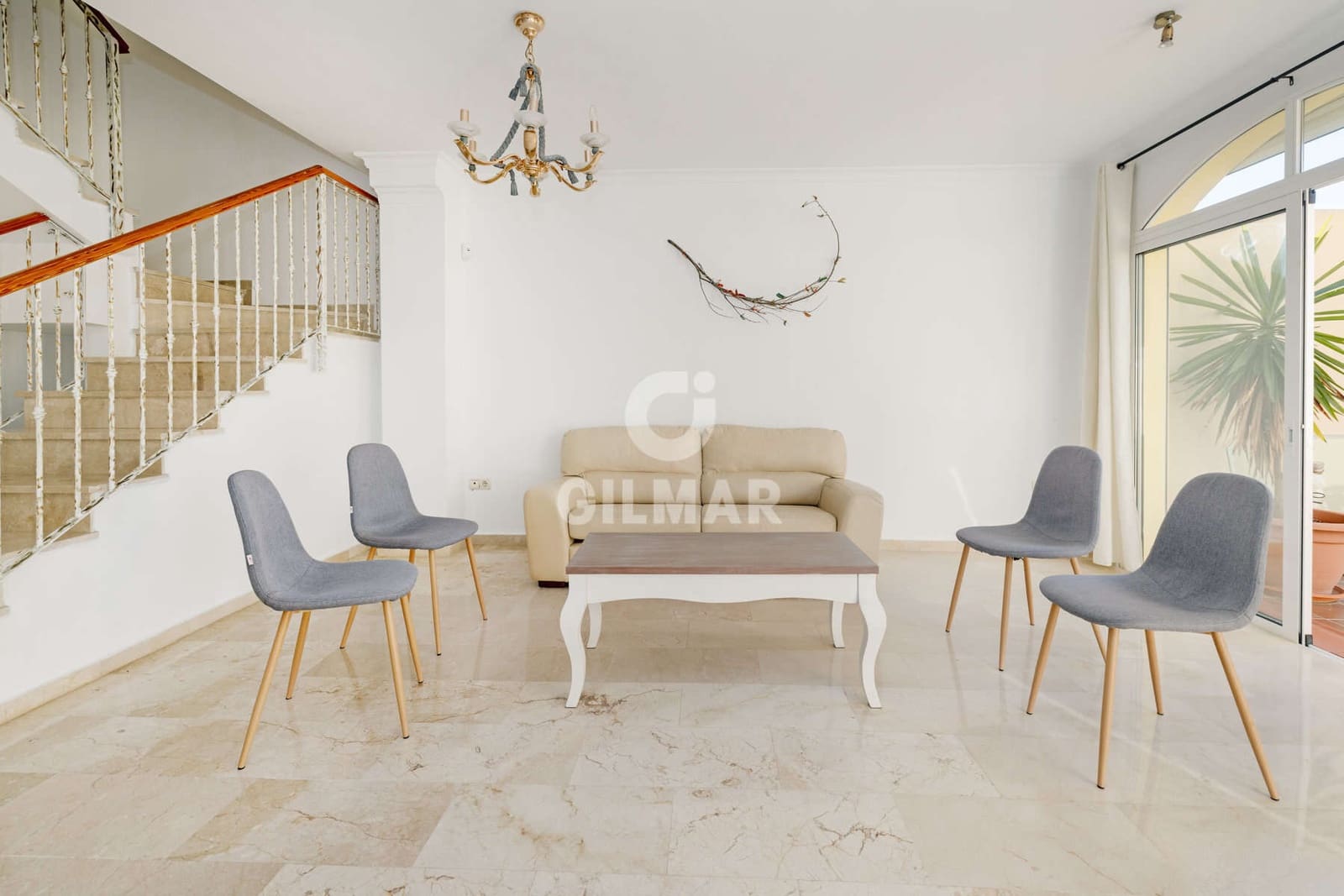 3 slaapkamer Rijtjeshuis te koop in Estepona met zwembad garage - € 575.000 (Ref: 9402678)