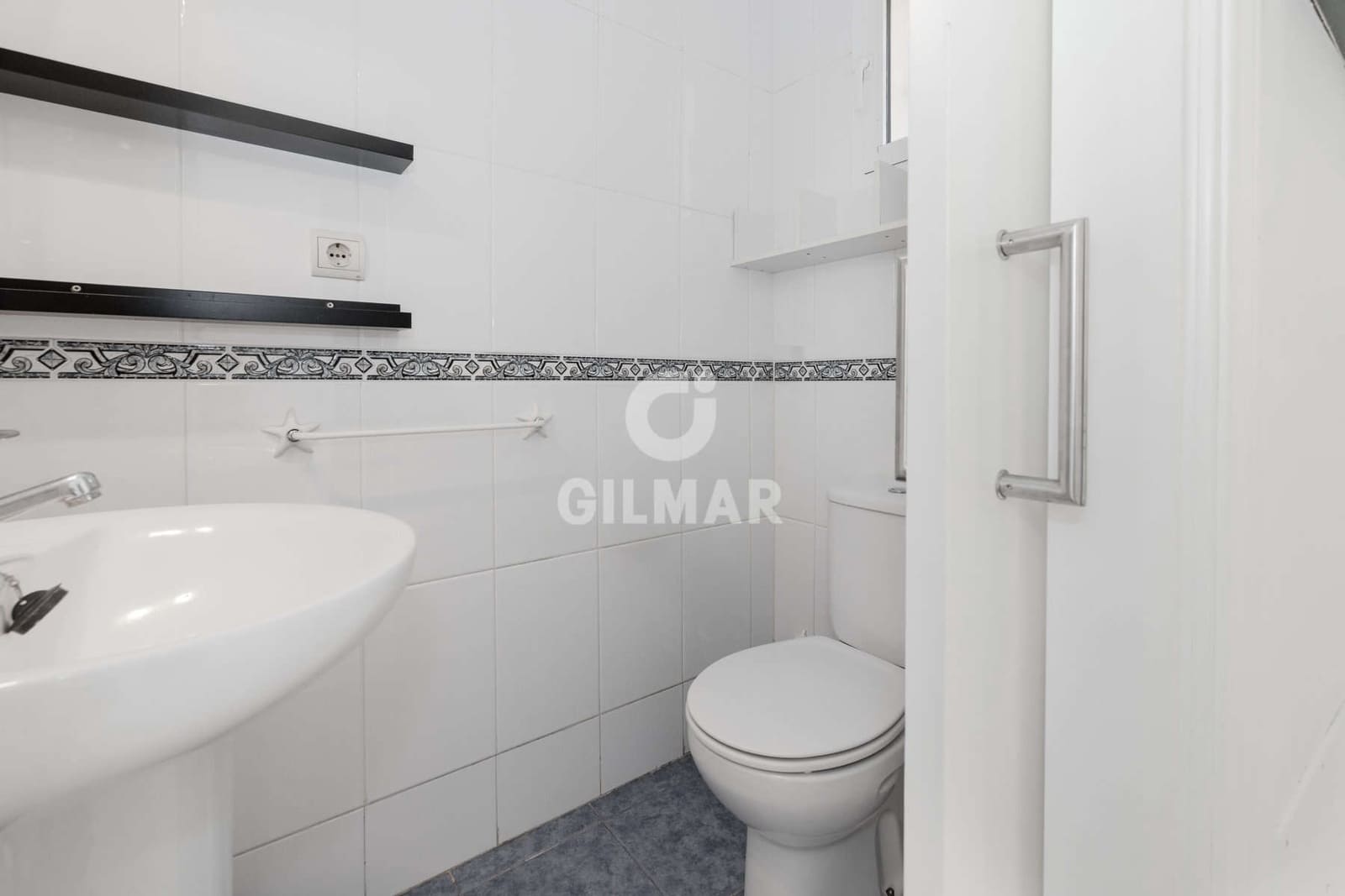 3 slaapkamer Rijtjeshuis te koop in Estepona met zwembad garage - € 575.000 (Ref: 9402678)