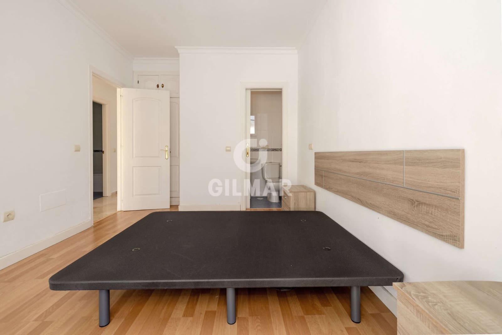 3 slaapkamer Rijtjeshuis te koop in Estepona met zwembad garage - € 575.000 (Ref: 9402678)