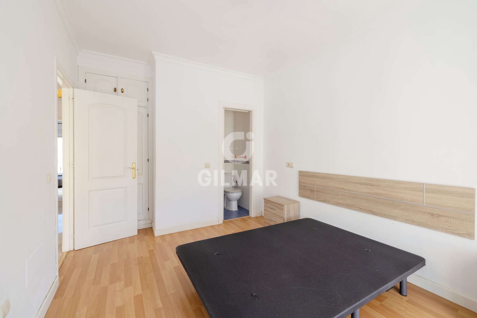 3 slaapkamer Rijtjeshuis te koop in Estepona met zwembad garage - € 575.000 (Ref: 9402678)