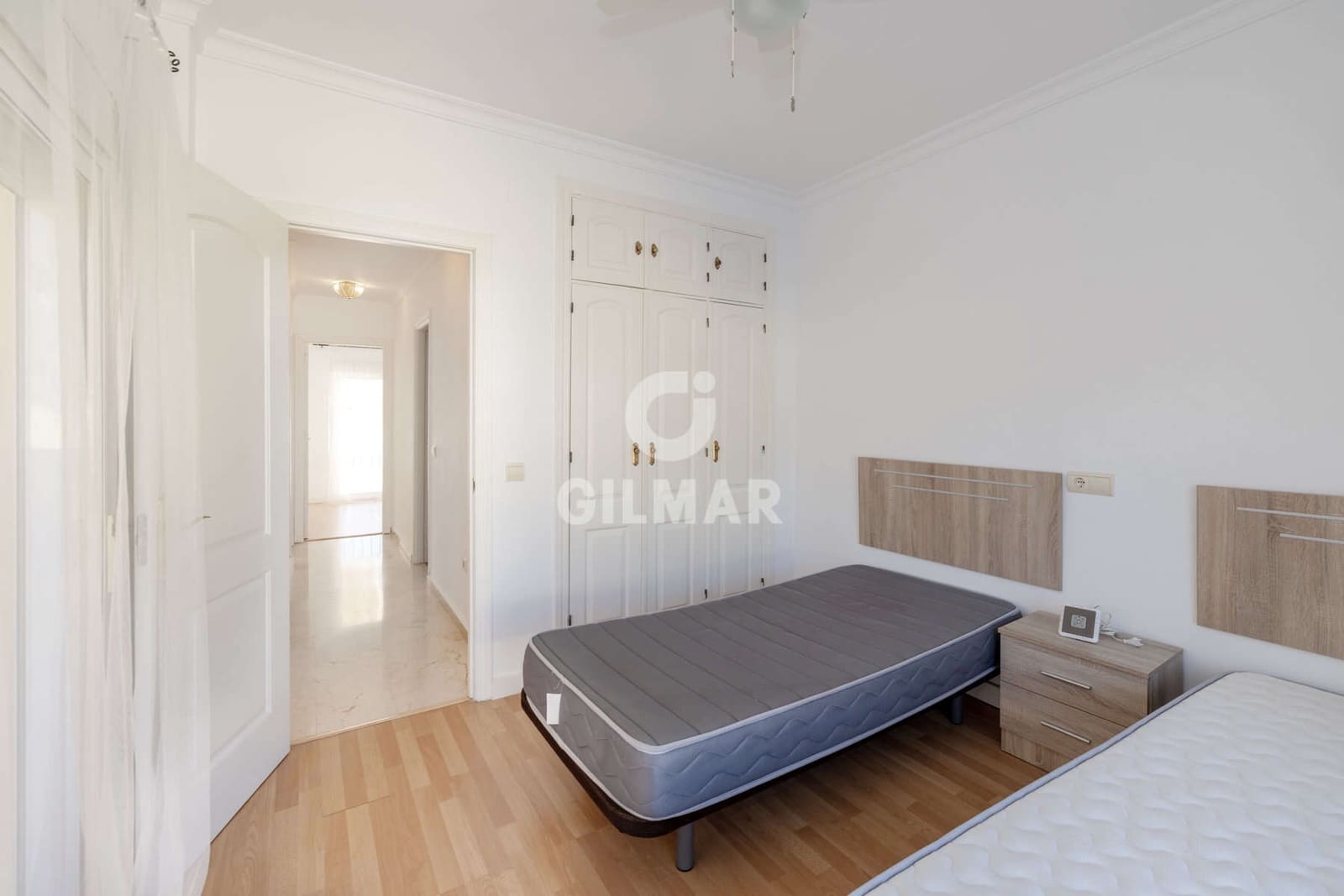 3 slaapkamer Rijtjeshuis te koop in Estepona met zwembad garage - € 575.000 (Ref: 9402678)