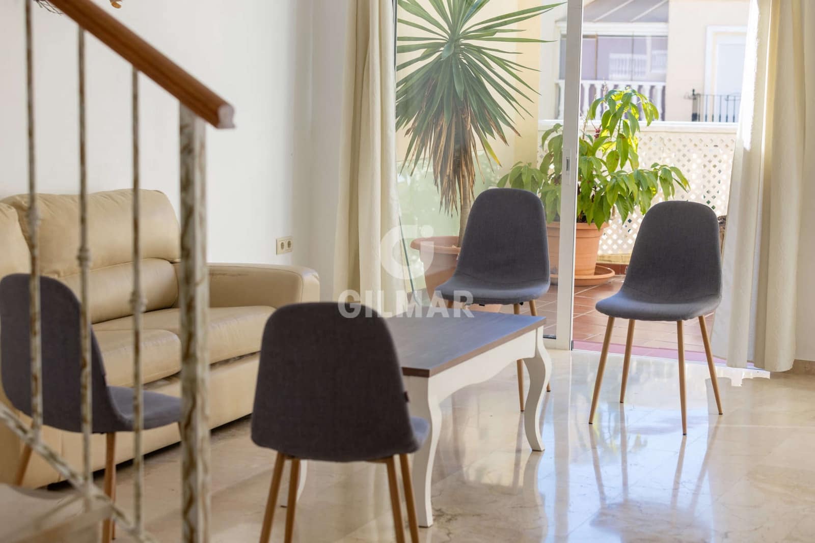 3 slaapkamer Rijtjeshuis te koop in Estepona met zwembad garage - € 575.000 (Ref: 9402678)