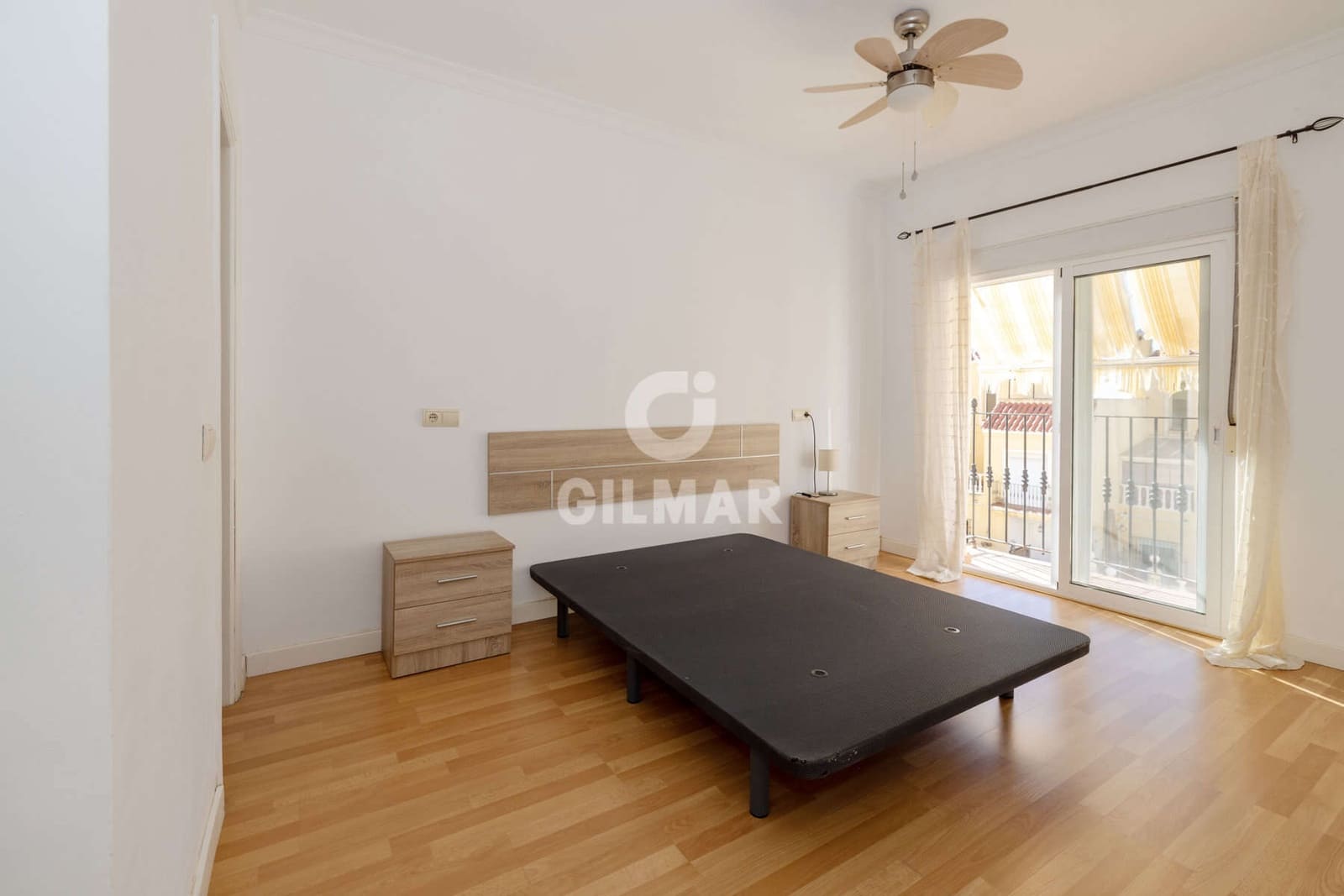 3 slaapkamer Rijtjeshuis te koop in Estepona met zwembad garage - € 575.000 (Ref: 9402678)