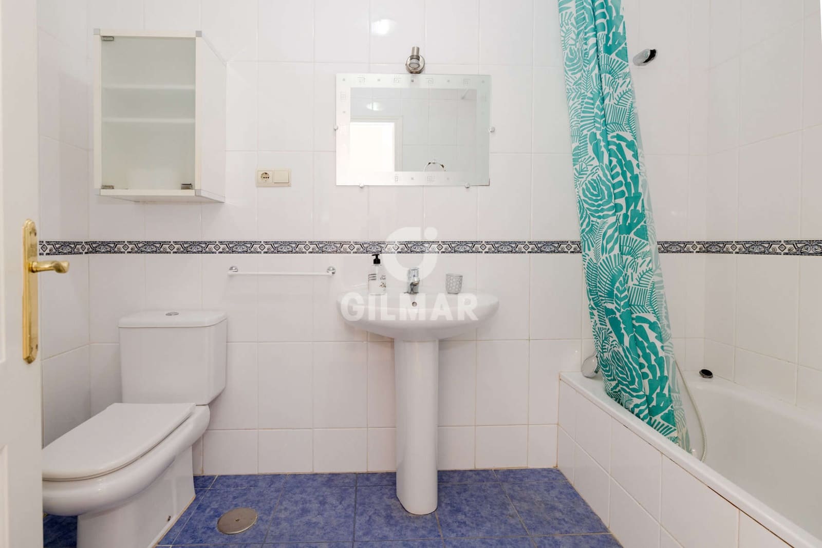 3 slaapkamer Rijtjeshuis te koop in Estepona met zwembad garage - € 575.000 (Ref: 9402678)