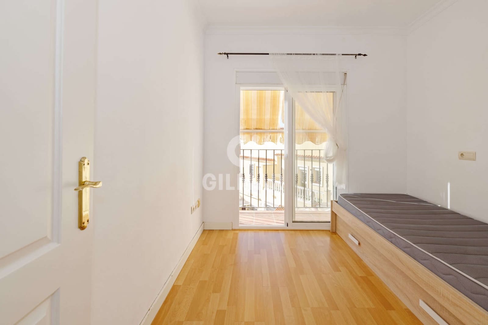 3 slaapkamer Rijtjeshuis te koop in Estepona met zwembad garage - € 575.000 (Ref: 9402678)