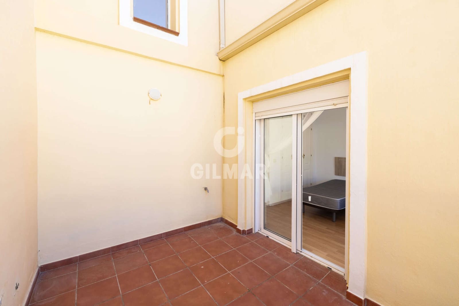 3 slaapkamer Rijtjeshuis te koop in Estepona met zwembad garage - € 575.000 (Ref: 9402678)