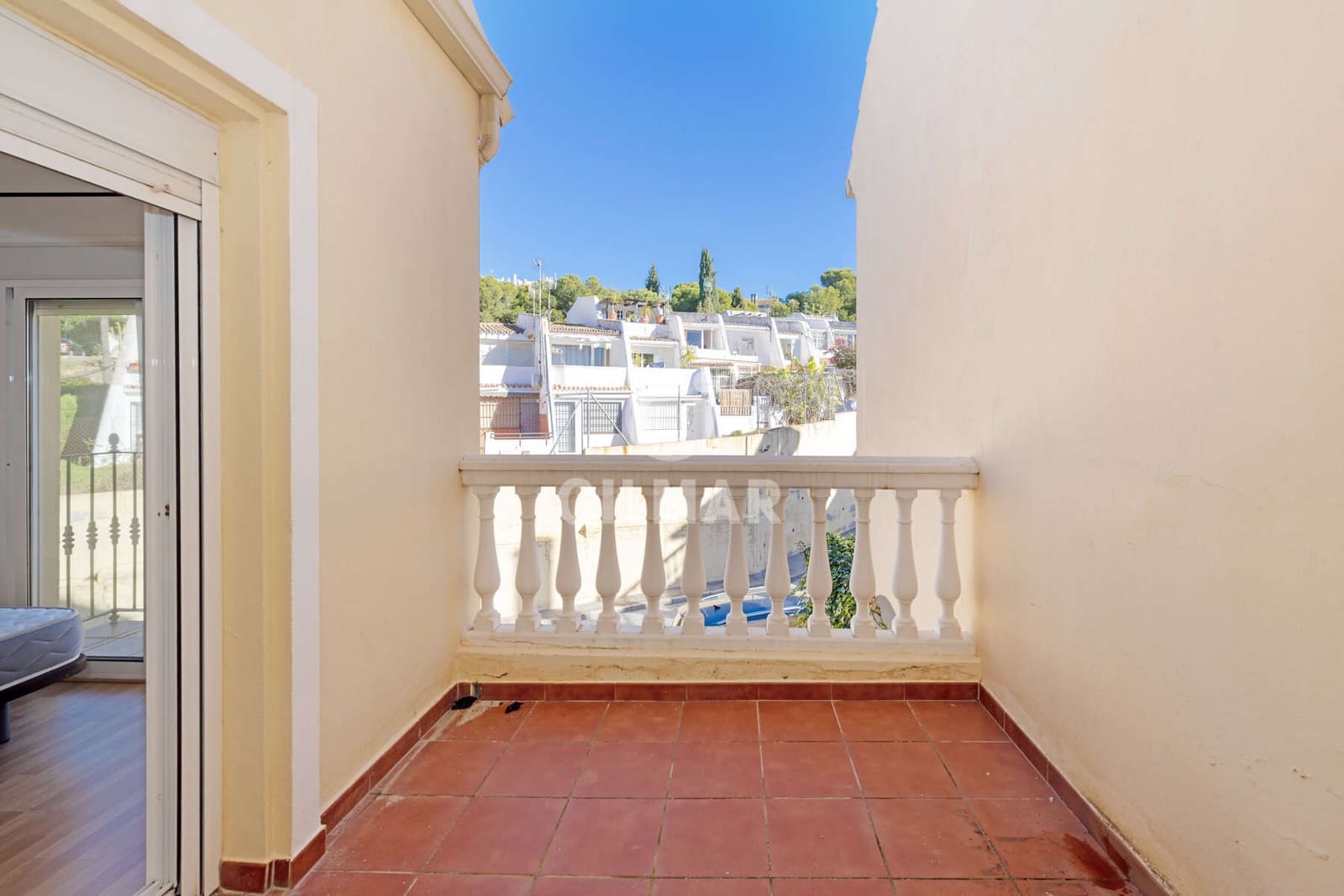 3 slaapkamer Rijtjeshuis te koop in Estepona met zwembad garage - € 575.000 (Ref: 9402678)