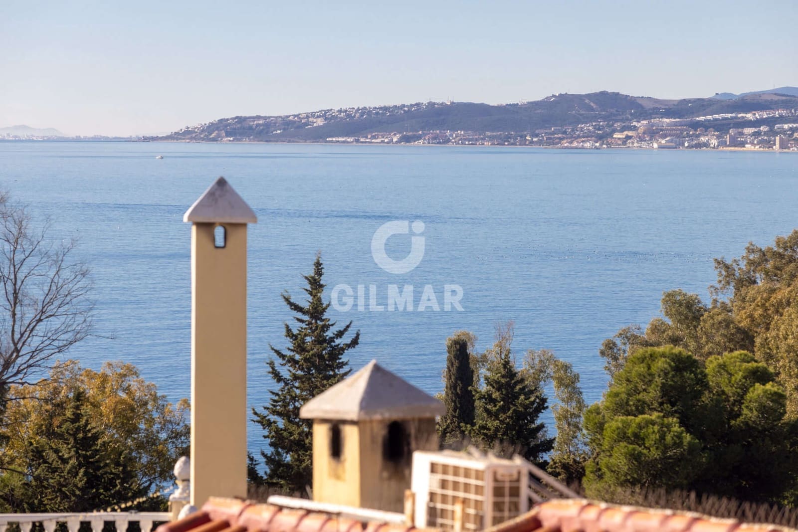 3 slaapkamer Rijtjeshuis te koop in Estepona met zwembad garage - € 575.000 (Ref: 9402678)