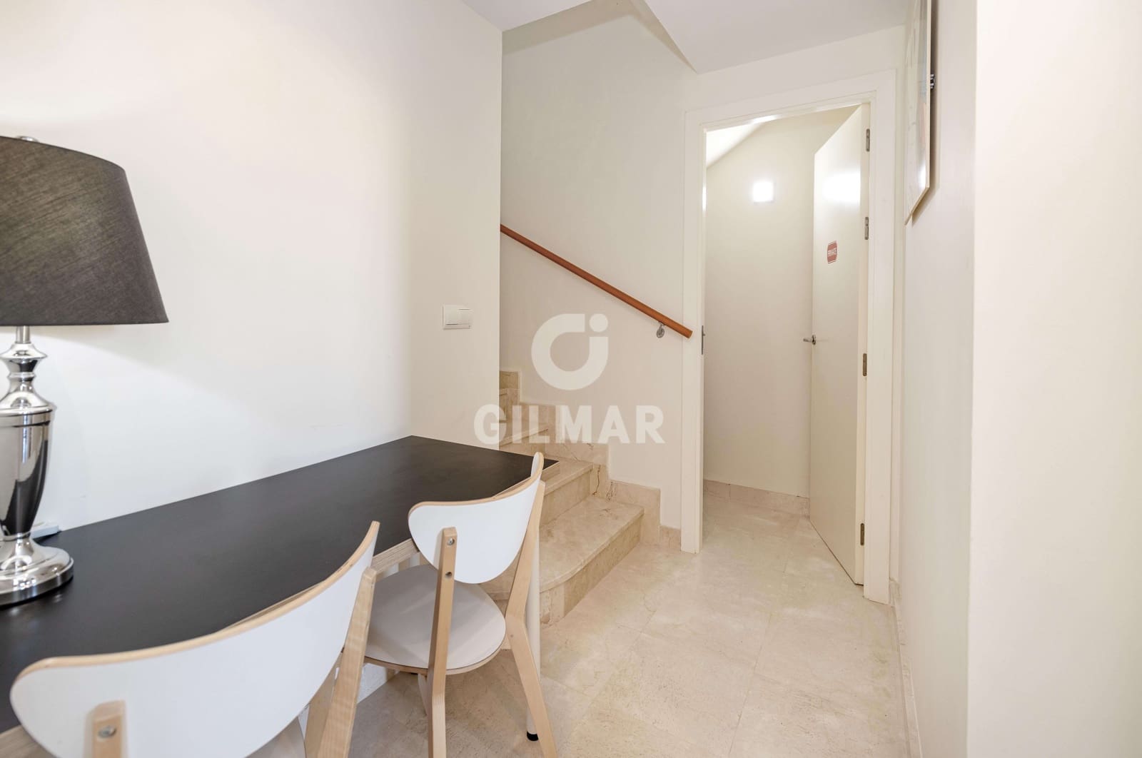 3 soveværelse Rækkehus til salg i Artola med swimmingpool garage - € 495.000 (Ref: 9402679)