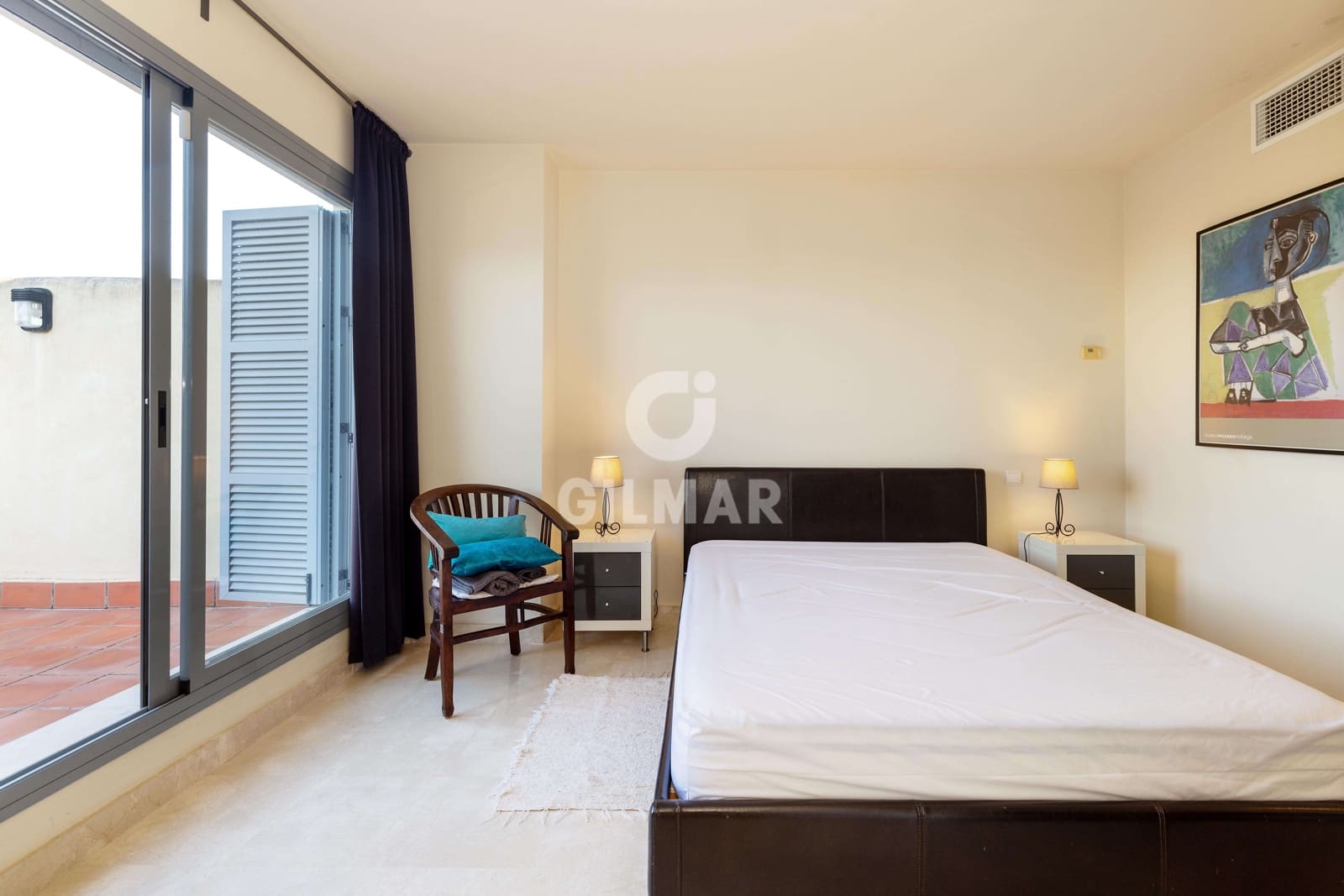 3 soveværelse Rækkehus til salg i Artola med swimmingpool garage - € 495.000 (Ref: 9402679)